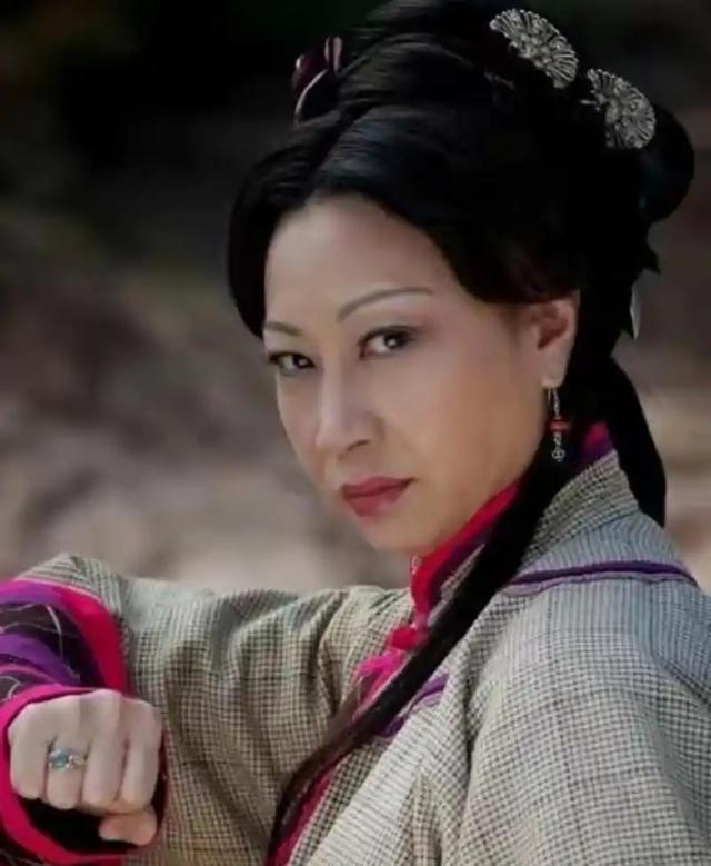 元秋:中年被坑一蹶不振,机缘巧合陪师妹试戏,54岁迎来人生巅峰