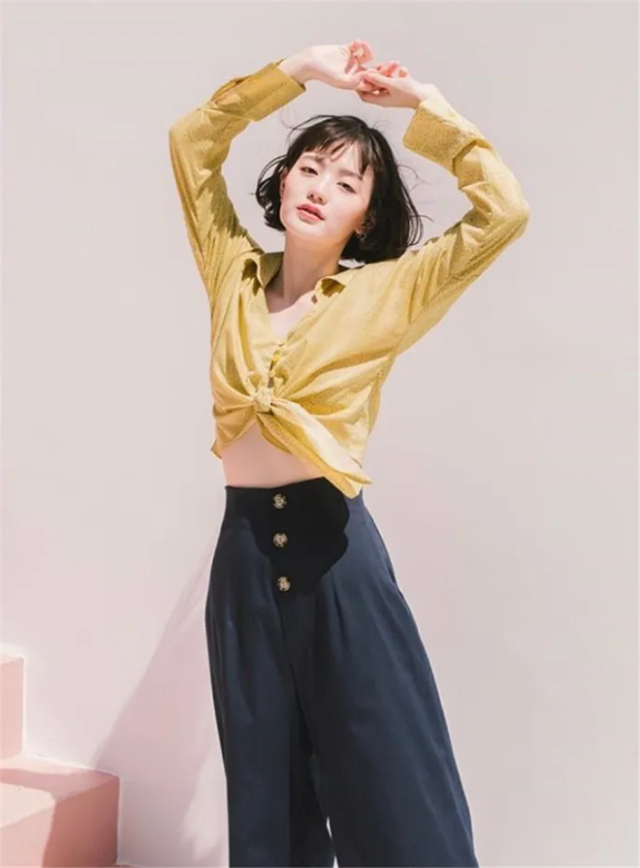 为什么维密超模都是平胸?看完今年的潮流穿搭,大胸妹子表示想哭