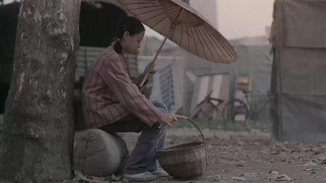 豆瓣8.7分，蒋雯丽处女作《我们天上见》用什么惊艳了我们的眼？