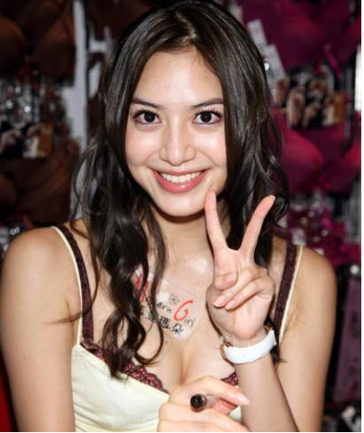 深陷李宗瑞事件的白歆惠名誉尽毁沉寂娱乐圈,复出后颜值依旧在线