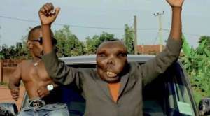 丑人照片(世界上面容最丑的男人却成为了人生最好的赢家)