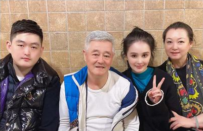 东北小品王赵本山:4个亲生子女,却同父不同命