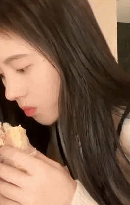 冷知识:白敬亭腰围竟然比雷佳音头围还要小?