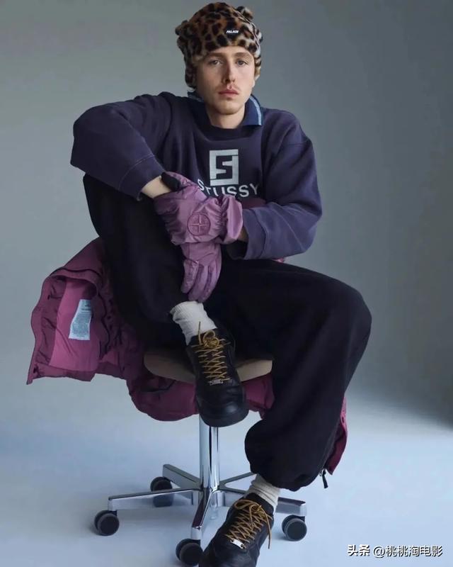 95后英伦男星哈里斯·迪金森杂志大片，忧郁文艺气质星途坦荡