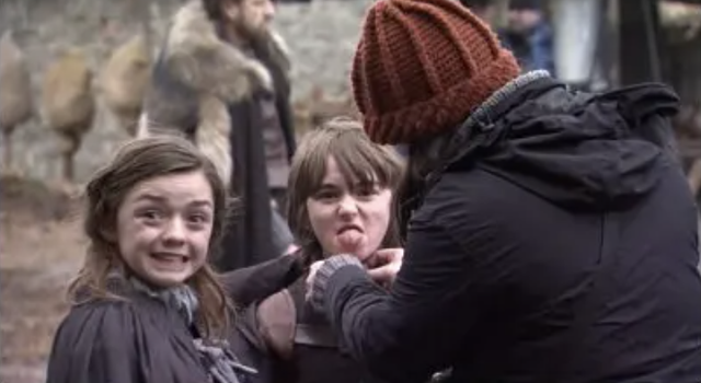 “二丫”沧桑得像40岁，《权力的游戏》热播12年，童星颜值大变样