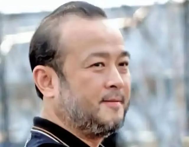 她24岁一唱成名，48岁丈夫入狱不抛弃，患癌后丈夫用全部身家医治