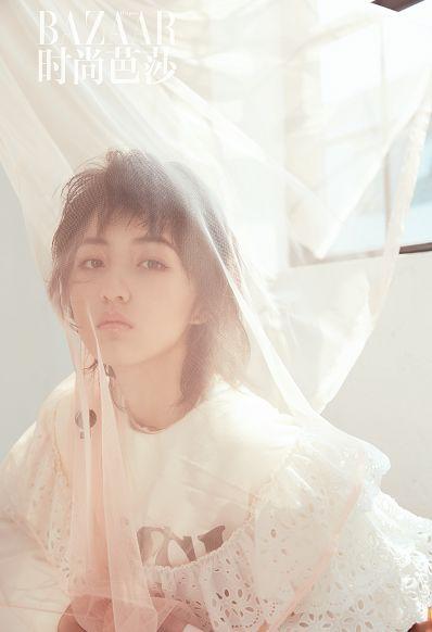 17岁的张子枫为黑眼圈操碎了心,而你还在没日没夜加班玩游戏?