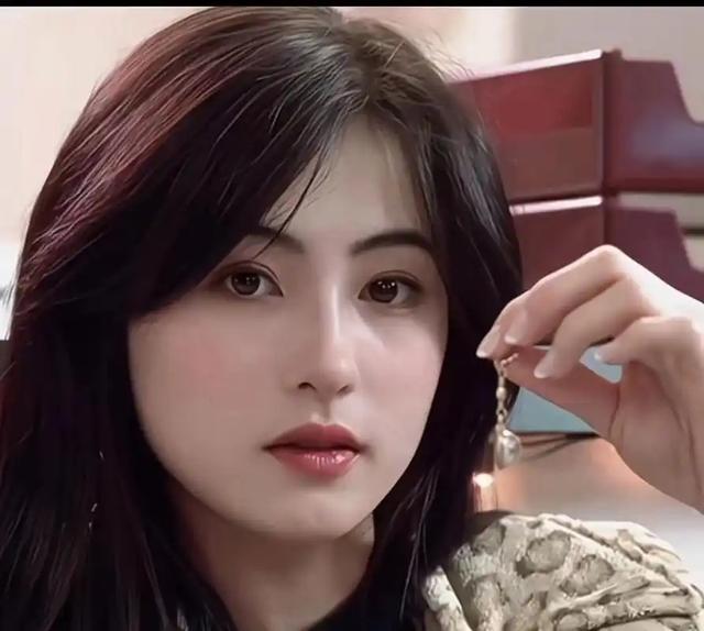 艳照门都毁不掉的张柏芝，现在涅槃重生，王菲终究还是败下风来