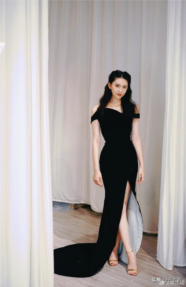 上海戏剧学院美女主持人林杰妮迷人美照欣赏，真好看