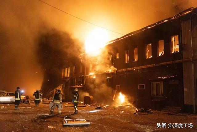 泽连斯基终于感到大事不妙了，俄军战机大举轰炸：基辅突发大爆炸