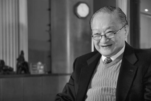 金庸去世一周年:年岁渐大,再读金庸,渐渐意识到那个武侠世界的幻梦本质,但甘愿沉溺其中