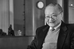 鸳鸯五珍脍(金庸去世一周年：年岁渐大，再读金庸，渐渐意识到那个武侠世界的幻梦本质，但甘愿沉溺其中)