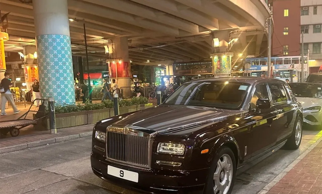 发掘港星的娱乐大亨，每天出门带5万现金，1350万买车牌创纪录
