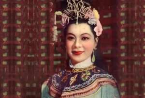 杨贵妃电影(12版杨贵妃，一颦一笑皆风情，谁撑起了唐朝第一美，谁在滥竽充数)