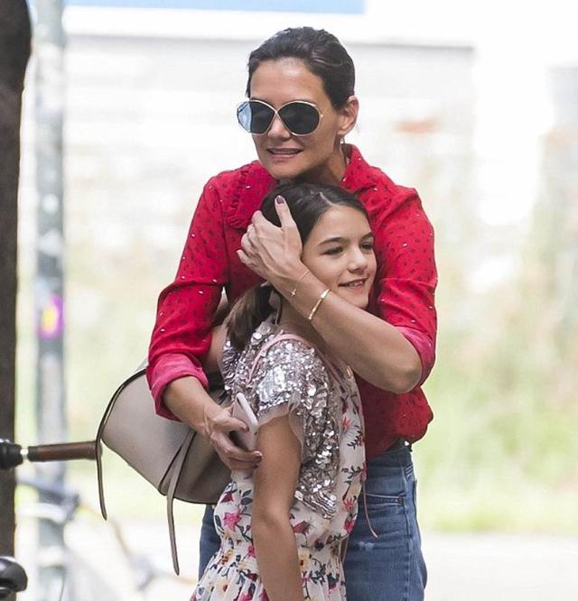 阿汤哥的女儿：18岁身高超过1.7米，长得越来越像母亲很漂亮