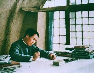 为什么说毛泽东是伟大时代的灵魂性人物？