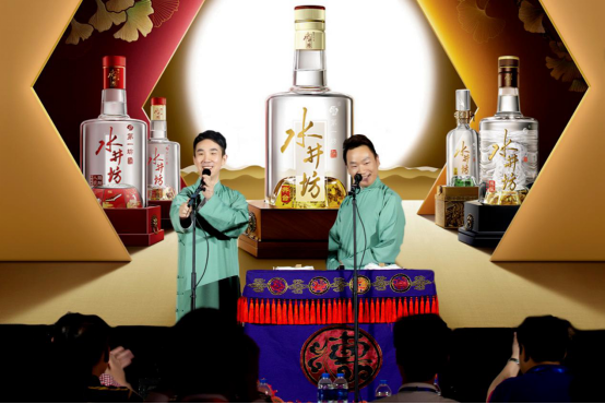 相声与白酒的关联是什么？德云社用这场表演回答你