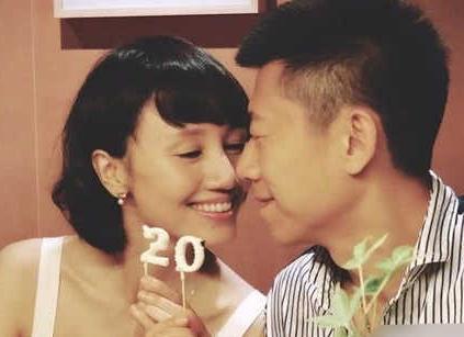 夏雨一家三口逛超市，43岁袁泉的美腿绝了，结账暴露家庭地位