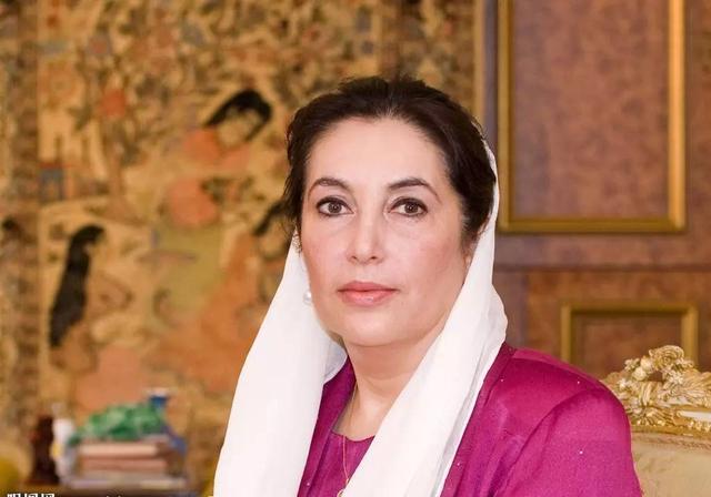 2007年，贝·布托脊髓被子弹打穿，曾被警告：你的下场和父兄一样