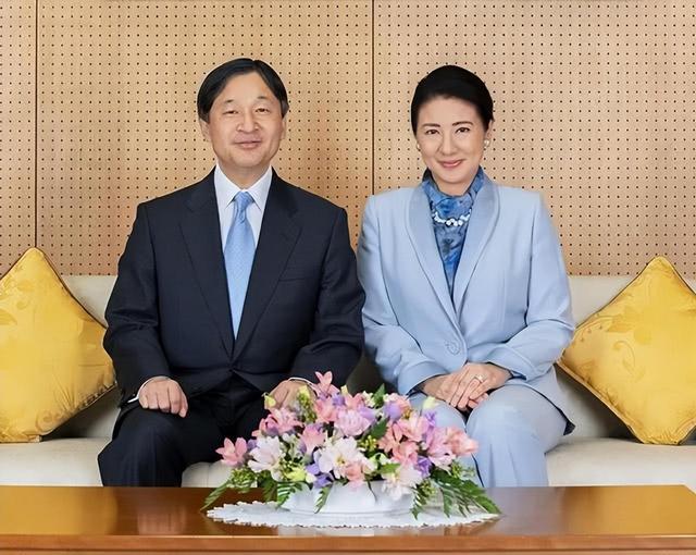 文仁亲王：身高175野心勃勃，41岁生子成皇嗣，喊话哥哥早点退位