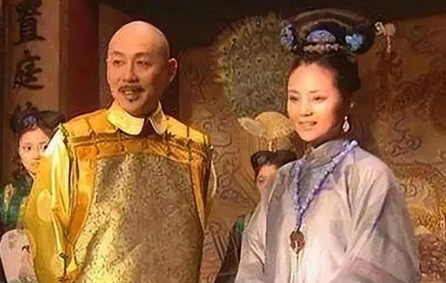 93岁苏麻喇姑病逝,康熙痛哭下旨:不许下葬!她是我额娘!