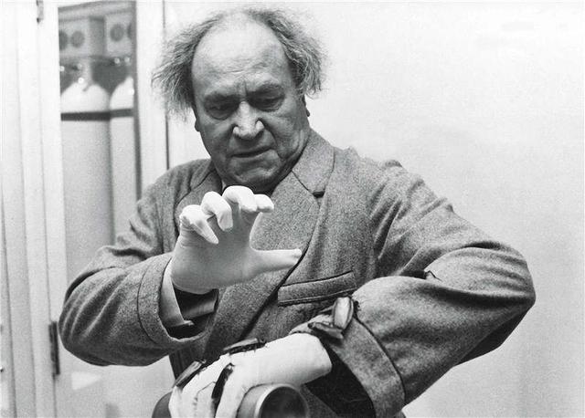 一代美国人的“童年阴影”出新作：“鬼的出现，都是由于人类的恶”