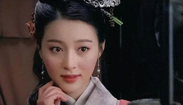 甘婷婷新片露肉镜头太多被投诉，尺度大儿童不宜，网友怒斥太荒唐