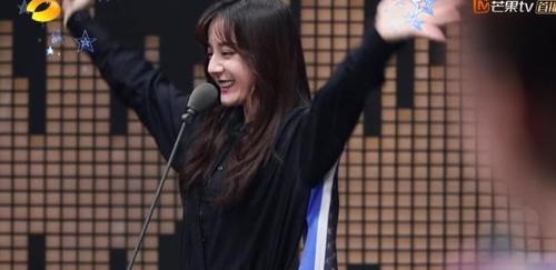 张铁林缘何向她连连道歉?迪丽热巴全英文“小奶音”脱稿配音,让人惊呼第二个韩雪出现了!