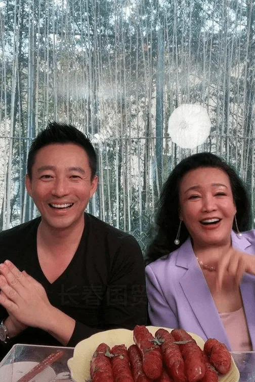 陈岚说:大S纯白得人间不配拥有!多扎心的话语,却一针见血