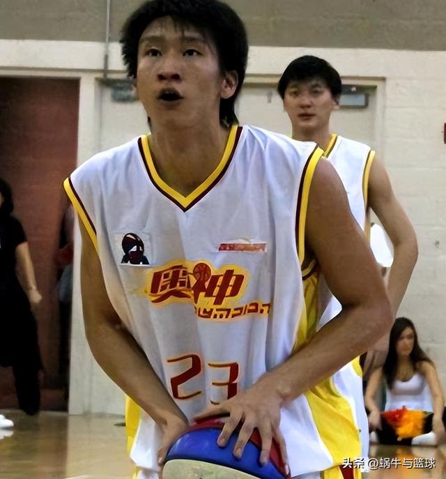 最特殊的后卫,获得3500万元却打不了球,和CBA最美太太分居多年