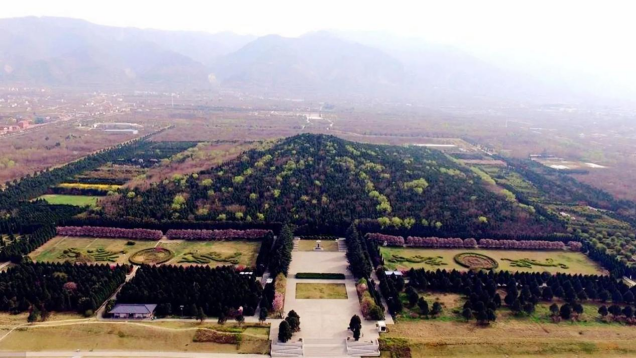 秦始皇兵马俑，是用活人烧制的？这尊裂开的兵马俑，解开了真相