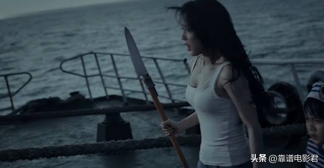 《深海大鱼》首映，90分钟冲上飙升榜第一，女演员身材成最大亮点