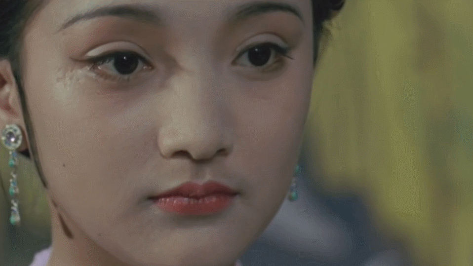 17岁的周迅，像个小精灵，粉嘟嘟的脸蛋好萌