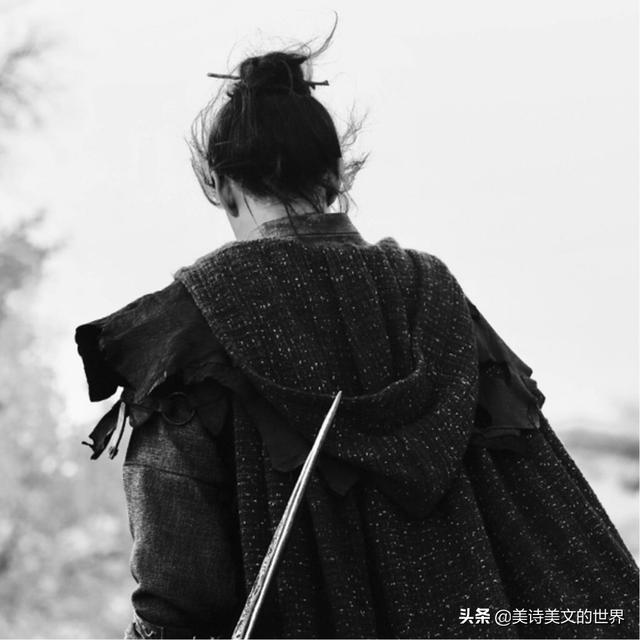 鲁迅很“江湖”的两首诗，小时候觉得酷背下全诗，如今读却已泪目