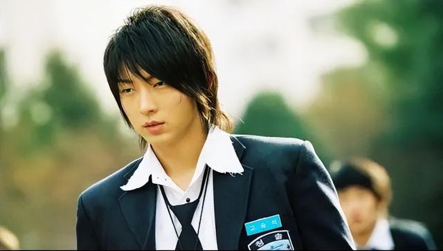 被辱骂、被封杀10年，他终于翻红了