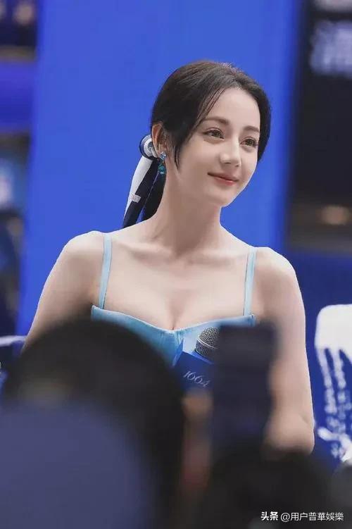 迪丽热巴内衣代言：颠覆传统，展现真我魅力的新篇章