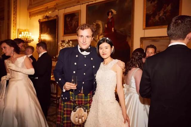 名媛舞会上的中国名媛：袁九儿与陈凯歌儿子传绯闻，余晚晚赚1亿