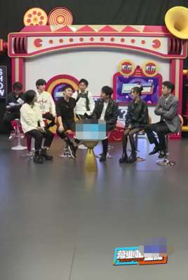 董子健图片(董子健自曝为戏减肥40斤，家境显赫仍努力？一旁杨幂眼神敬佩)