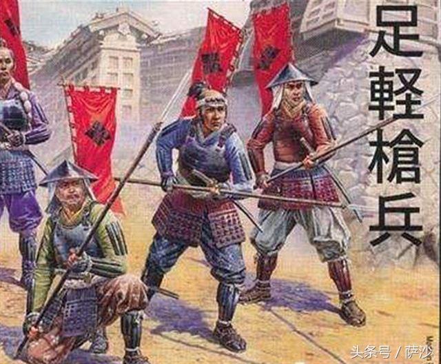 日本鬼子脑袋后面两片布是什么东东?日军独有的屁帘