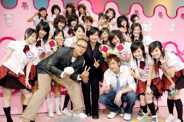 “黑涩会”成员近照：丫头变老，洪诗变美，多数跟从前长得不一样