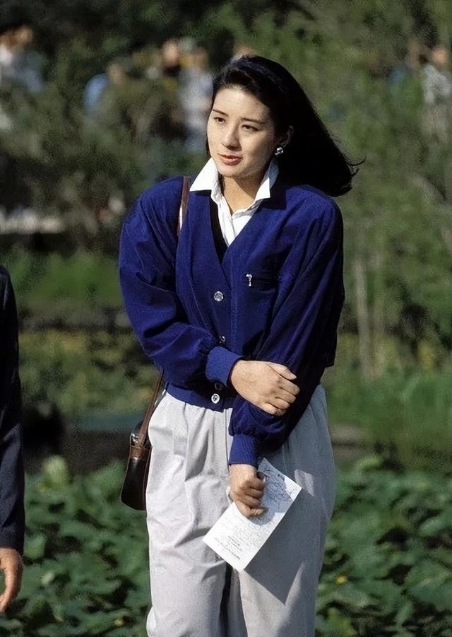 文仁亲王：身高175野心勃勃，41岁生子成皇嗣，喊话哥哥早点退位