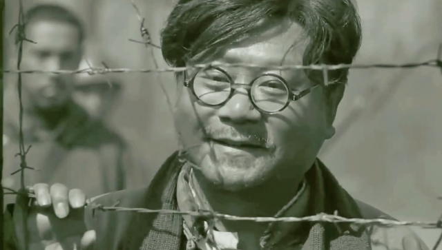 【人物志】范伟：从结巴少年到影帝，他凭什么逆天改命？