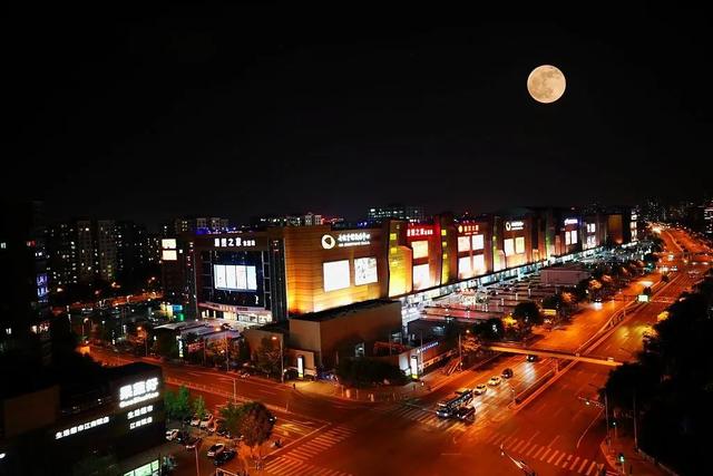 好圆!好大!好美