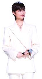 出道15年，李宇春仍旧超女