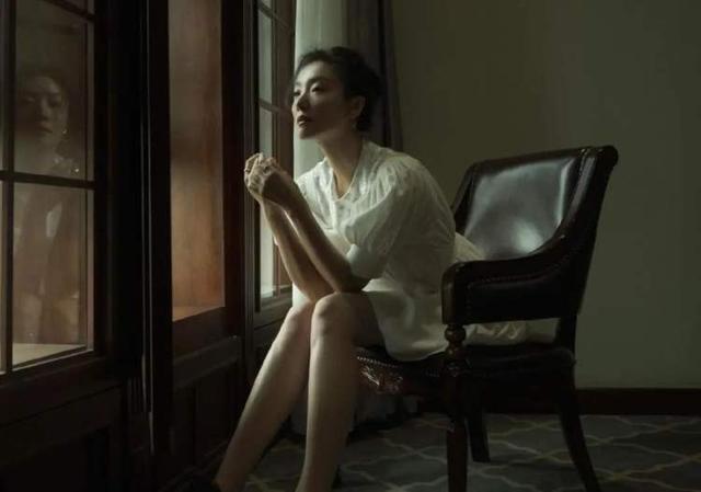 最会演野生美人的，齐溪算一位