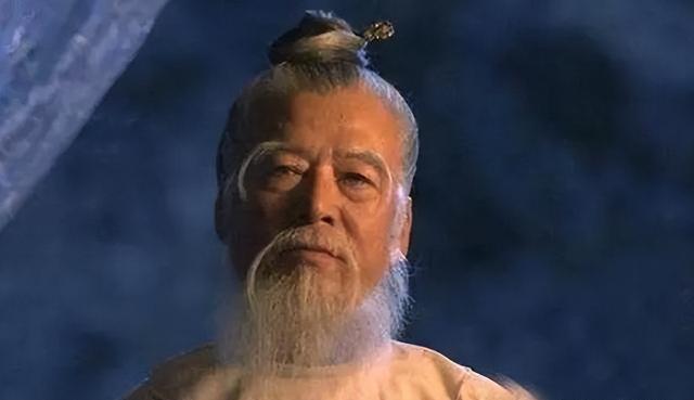 袁天罡给三人看相，预言他们必能做大官，三人走后袁天罡直叹可惜