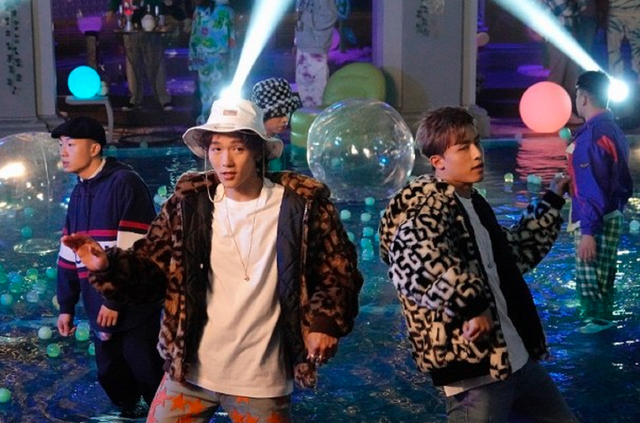 港星拍MV多位歌手确诊!不顾疫情酒店开派对狂欢,探班家属也感染