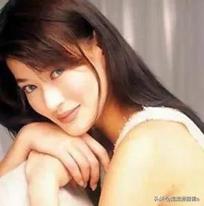 翁虹第八，叶子媚第五，舒淇第二，第一名是家喻户晓的巩俐