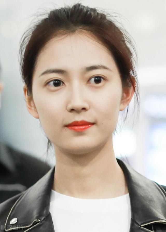 四川走出来的5大美女，个个美若天仙，你最喜欢谁？