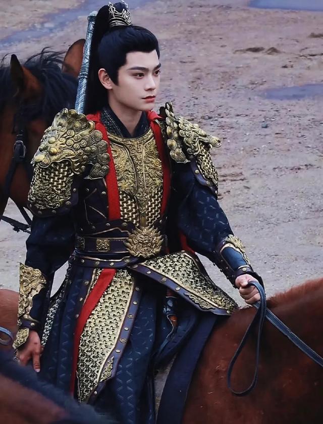 战火纷飞中重生，《山河枕》带你领略丁禹兮的演技爆发！